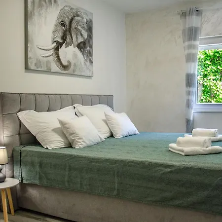 Maar Apartament *